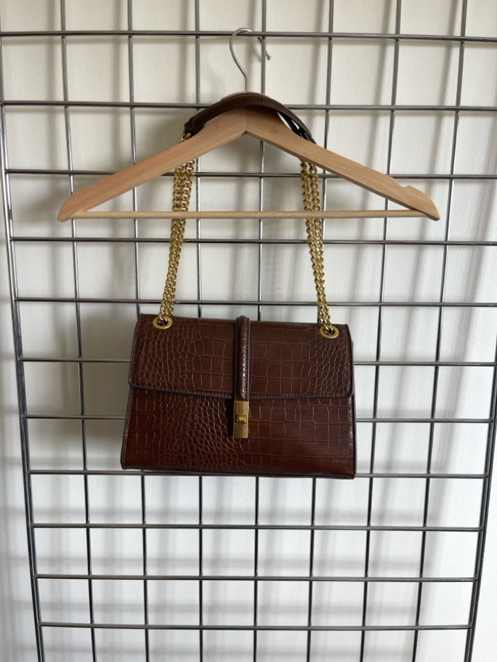 Mango Brown Croc-Embossed Shoulder Bag with Gold Chain Strap
